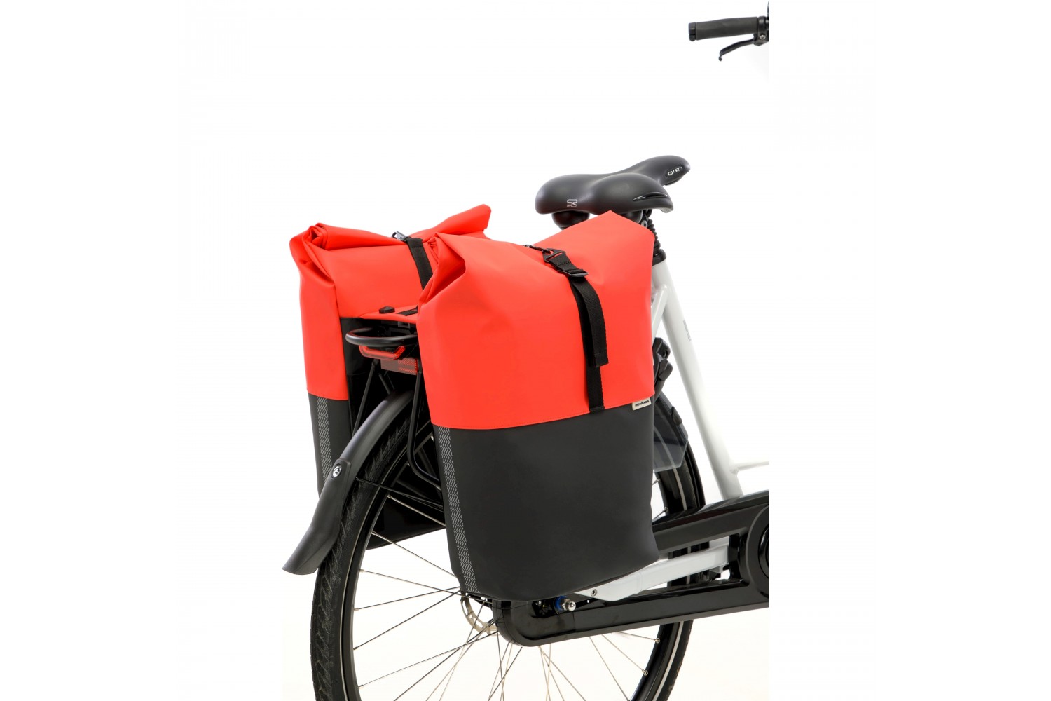 New Looxs fietstas dubbel Nyborg rood/zwart MIK 34L New Looxs fietstas dubbel Nyborg rood/zwart MIK 34L